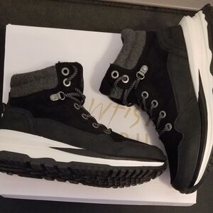 Blowfish Malibu Lodge Boots. Size 8.5